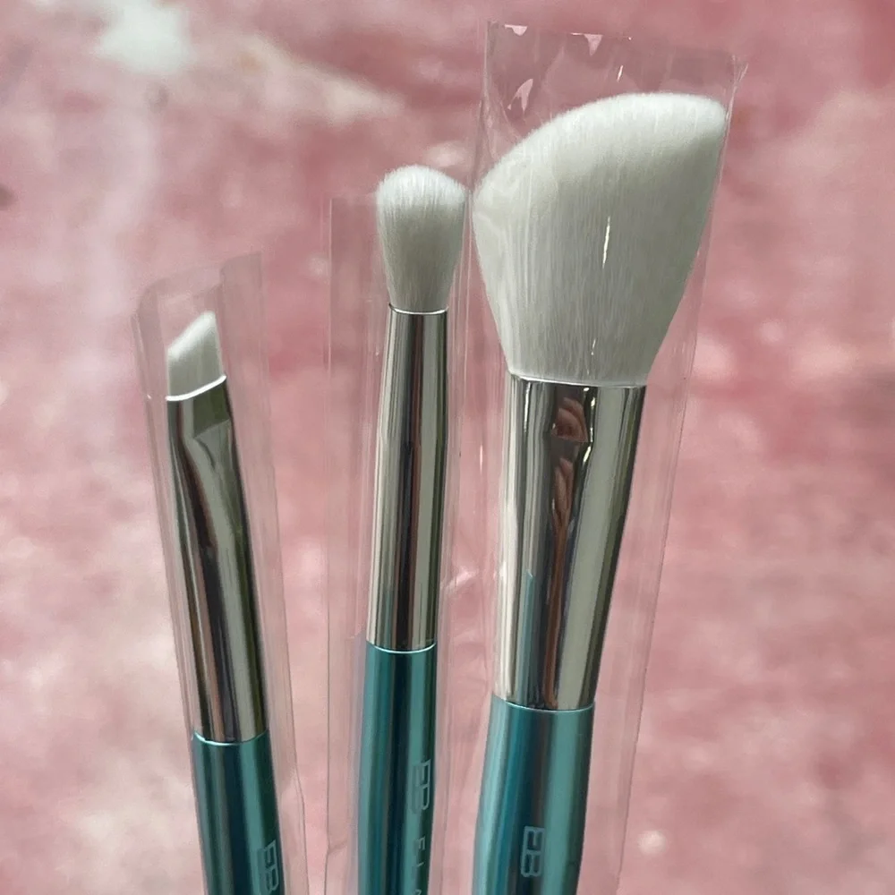 ELAINA BADRO Baby Blues Brush Set - Picture 6 of 7